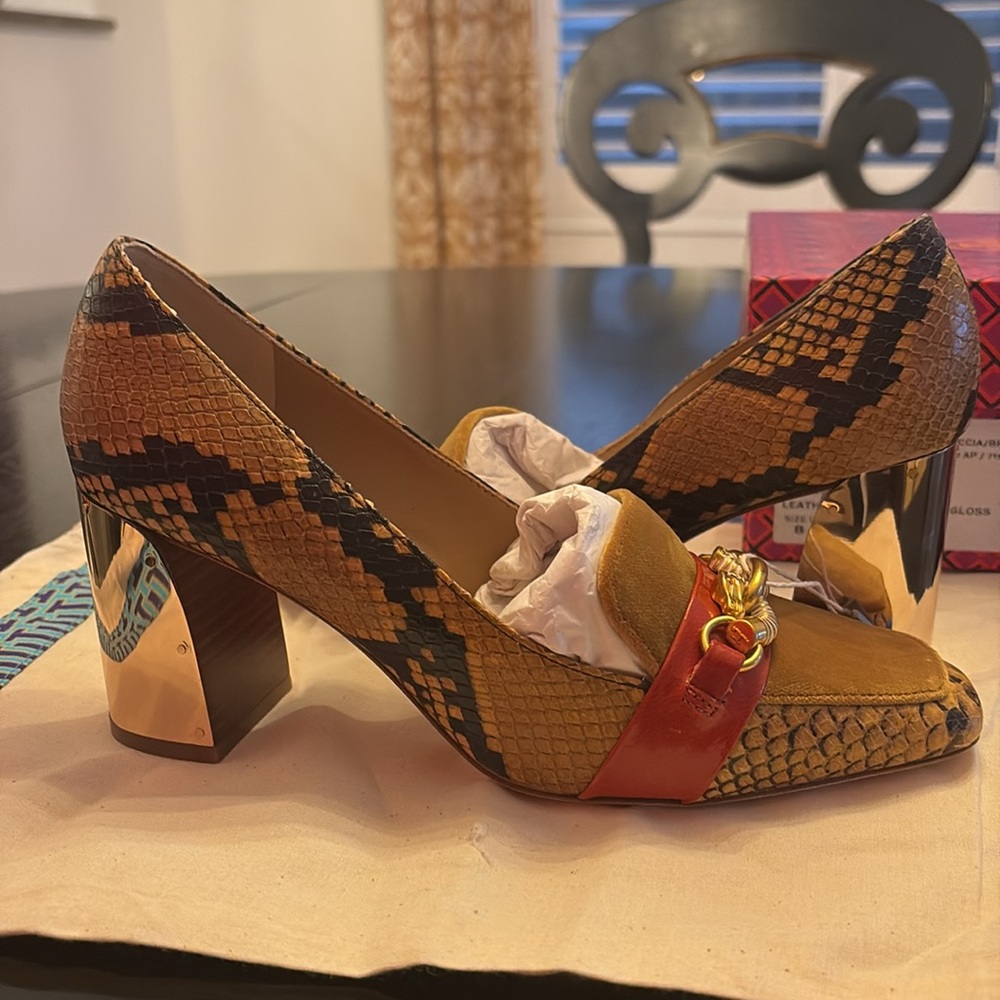 JESSA 75mm PUMP
STAMPED SNAKE PRINTED
LEATHER/VELVET/CRINKLE GLOSS, NIB